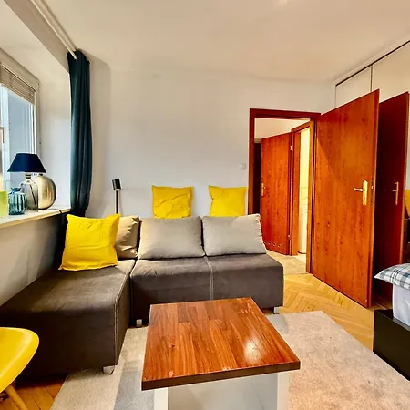 Apartment Blue 1 Lux Metro Fast Wifi 8gbs 75'tv Netflix Showmax Warsaw