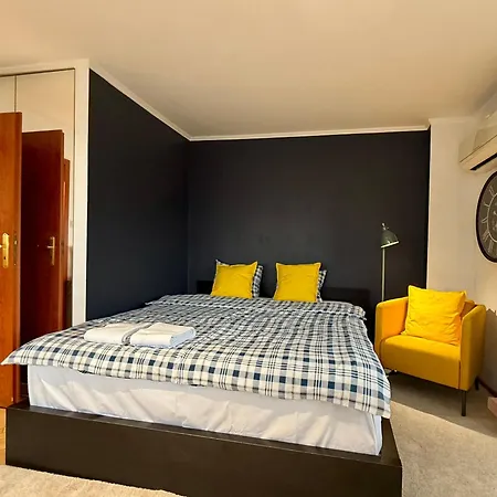 Blue 1 Lux Metro Fast Wifi 8gbs 75'tv Netflix Showmax Warszawa