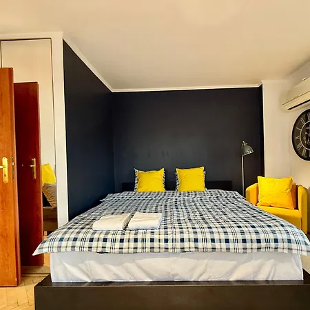 Blue 1 Lux Metro Fast Wifi 8gbs 75'tv Netflix Showmax