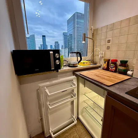 Blue 1 Lux Metro Fast Wifi 8gbs 75'tv Netflix Showmax Appartement *