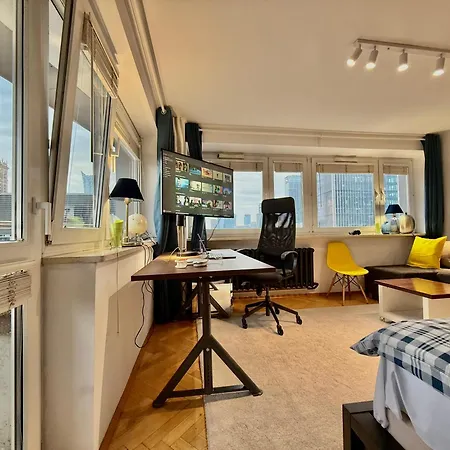 Apartmán Blue 1 Lux Metro Fast Wifi 8gbs 75'tv Netflix Showmax