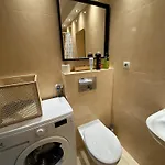 Apartmán Blue 1 Lux Metro Fast Wifi 8gbs 75'tv Netflix Showmax *