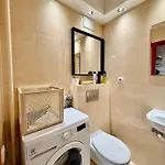 Apartmán Blue 1 Lux Metro Fast Wifi 8gbs 75'tv Netflix Showmax *